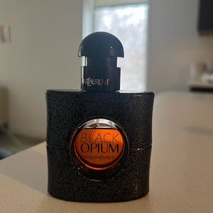 Yves Saint Laurent Black Opium 1oz